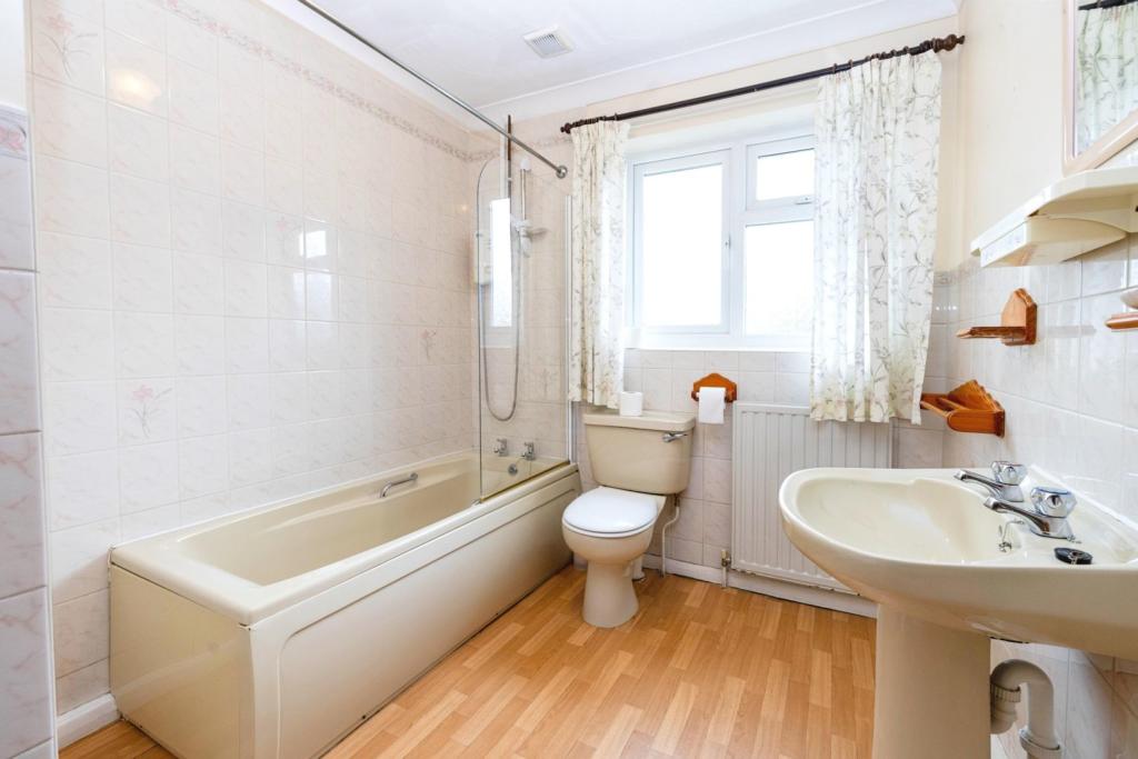 3 bedroom detached bungalow for sale in North Kelsey Road, Caistor, LN7