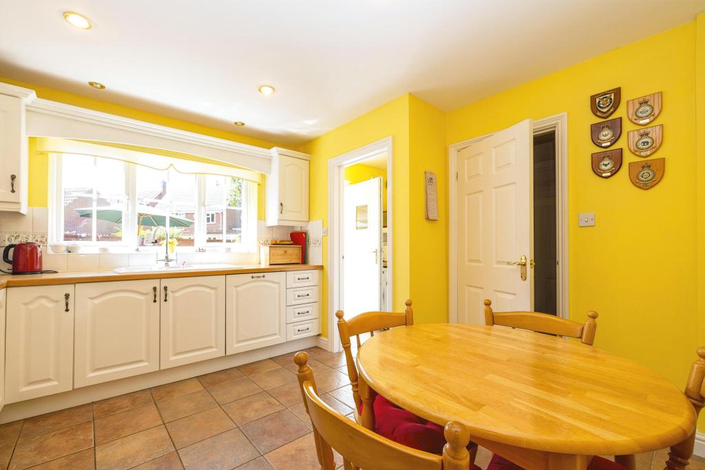 4 bedroom detached house for sale in Salisbury Drive, Bracebridge Heath