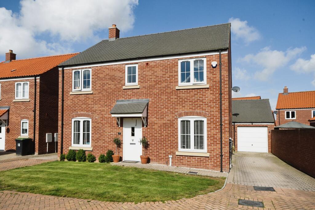 4 bedroom detached house for sale in Goldcrest Avenue, Branston