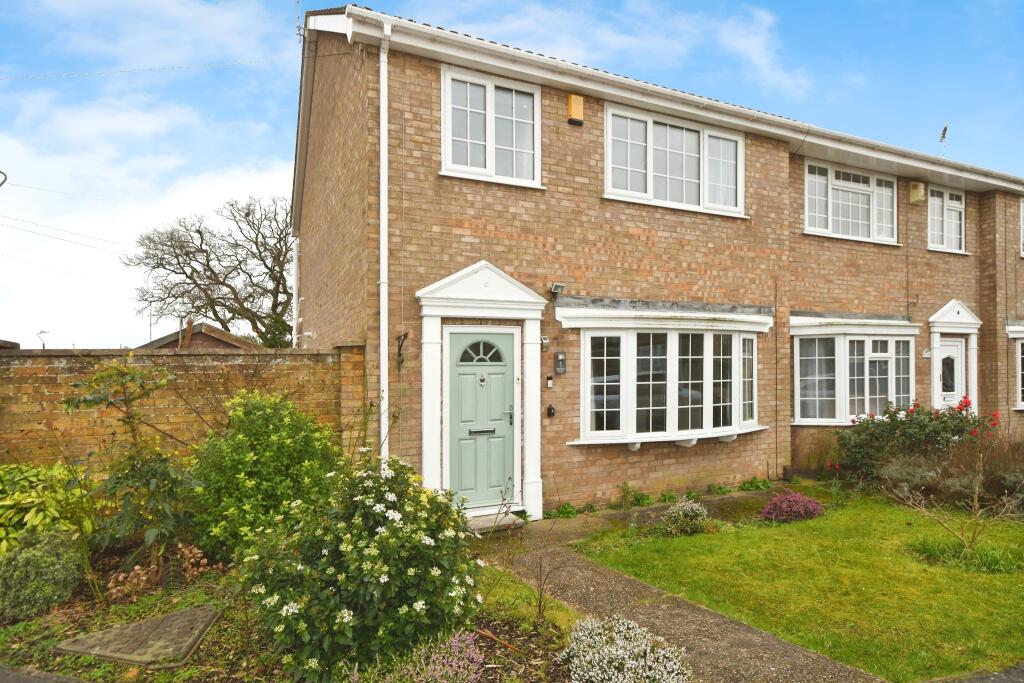 3 bedroom end of terrace house for sale in Glenbank Close, North Hykeham, Lincoln, LN6