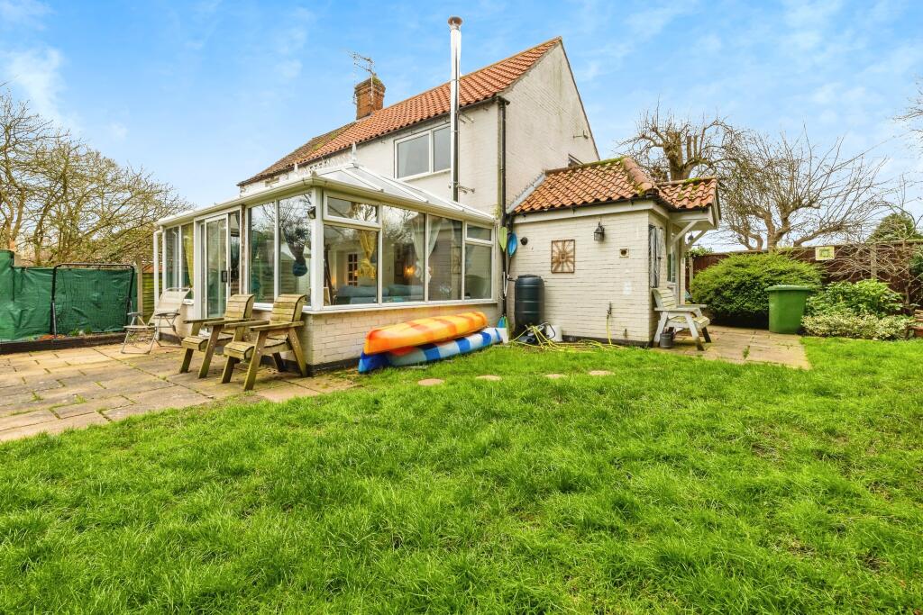 4 bedroom semidetached house for sale in West Bank, Saxilby, Lincoln, LN1