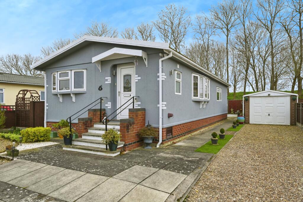 2 bedroom park home for sale in Kirkstead Bridge Park, Woodhall Spa, LN10