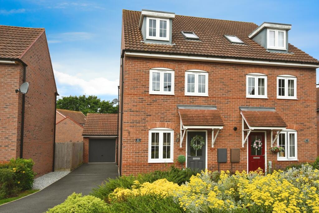 4 bedroom semidetached house for sale in Vespasian Way, North Hykeham