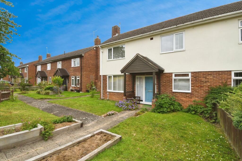 2 bedroom semidetached house for sale in Nettleton Drive, Witham St