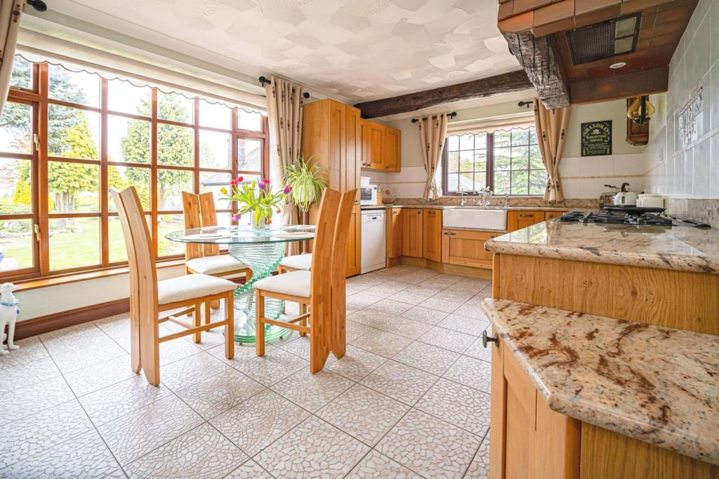 4 bedroom detached house for sale in Main Road, Camerton, HU12