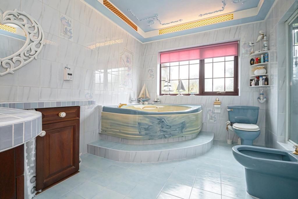 4 bedroom detached house for sale in Main Road, Camerton, HU12