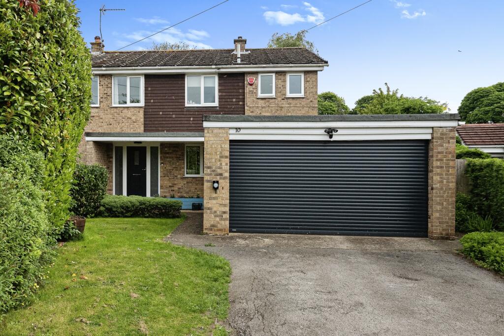 4 bedroom detached house for sale in Birch Lea, Walkington, HU17