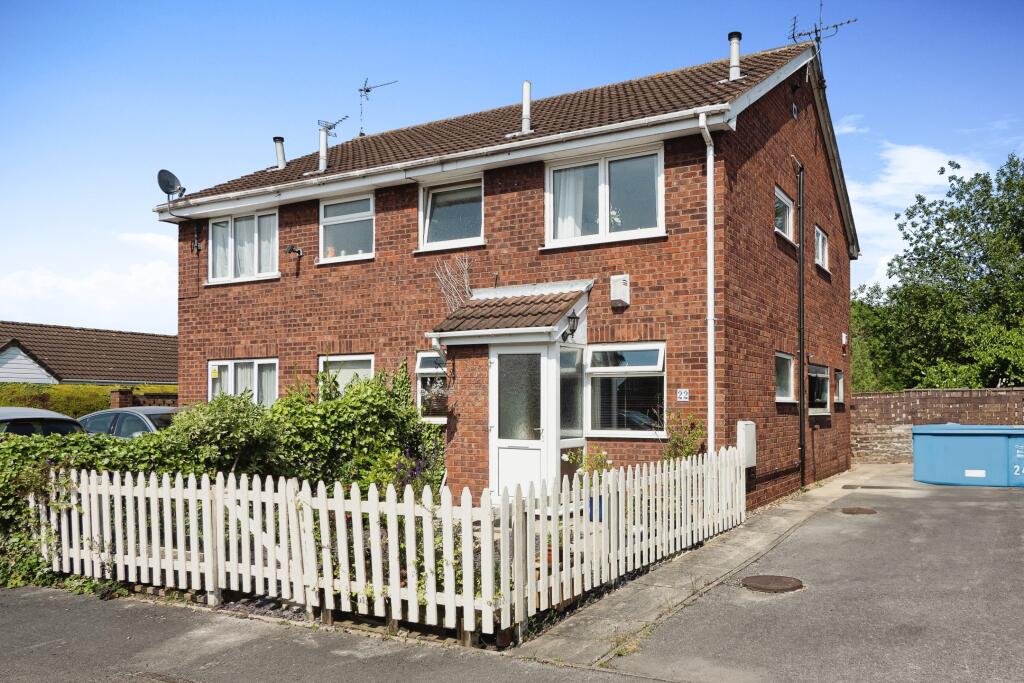 1 bedroom semidetached house for sale in Cloverbank View, Hull, HU6