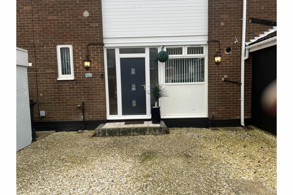 3 bedroom terraced house for sale in Dulverton Close, Hull, HU7