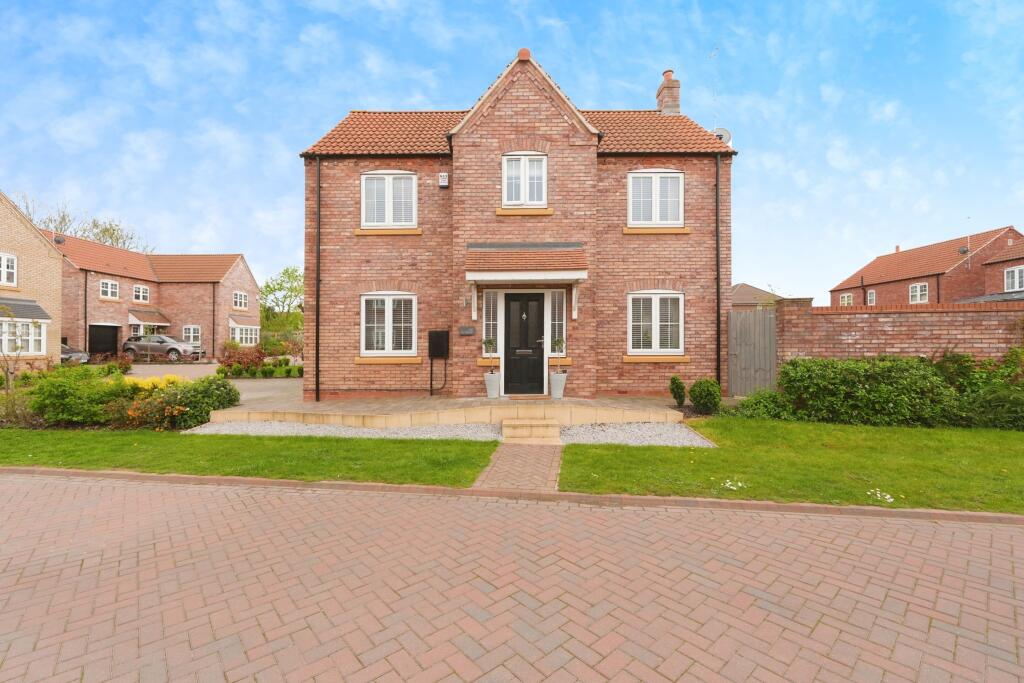 3 bedroom semidetached house for sale in Westfields Drive, Beverley, HU17
