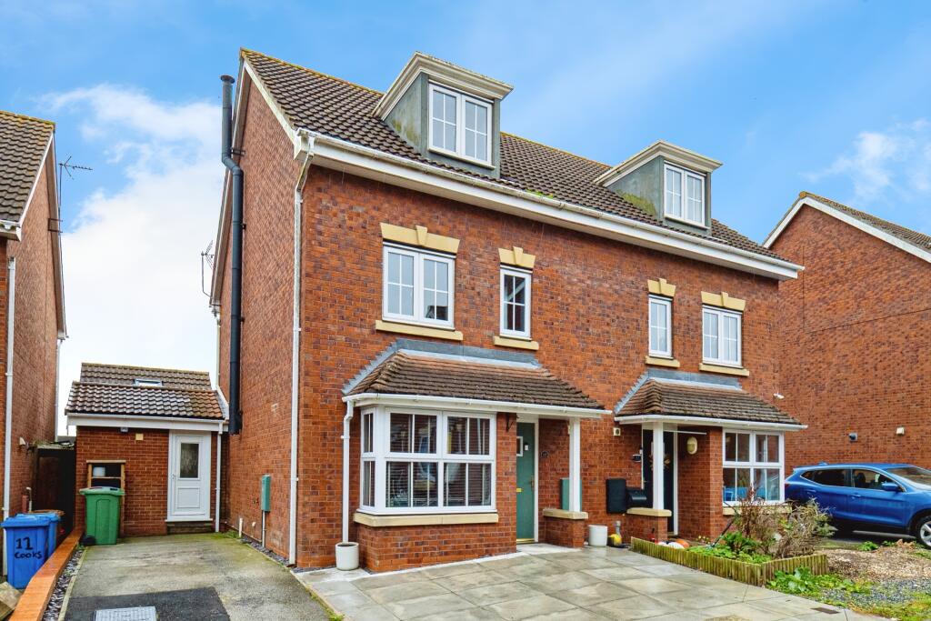 Main image of property: Cooks Gardens, Hull, HU12