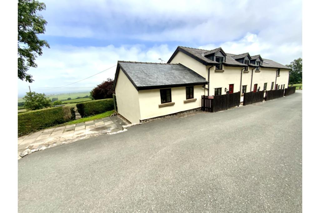 10 bedroom smallholding for sale in Tan Y Fron Road, Abergele, LL22