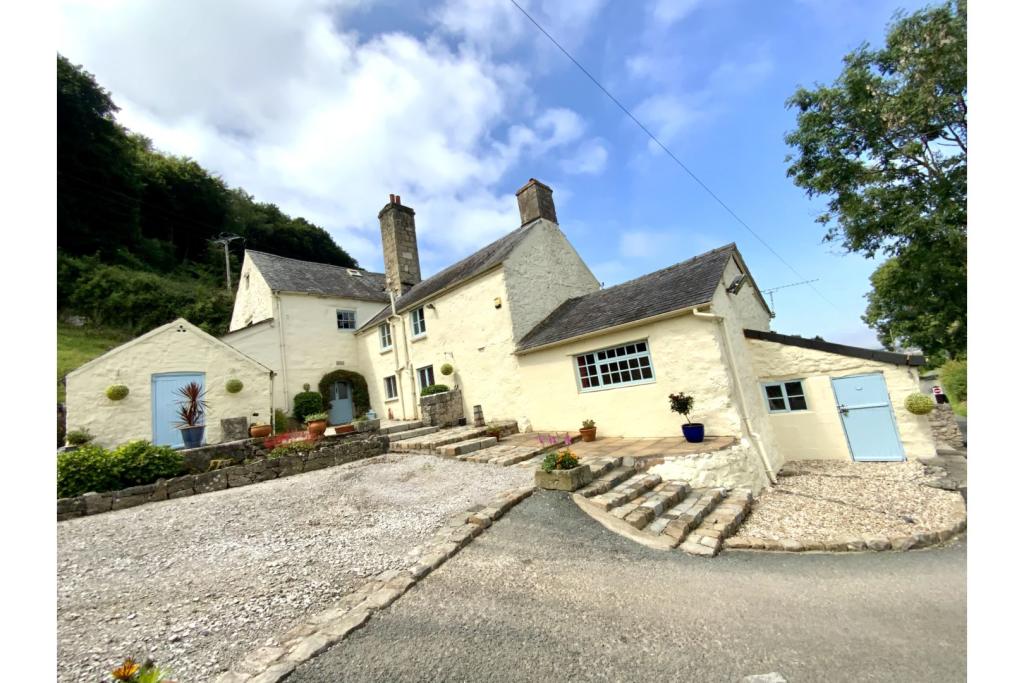 10 bedroom smallholding for sale in Tan Y Fron Road, Abergele, LL22