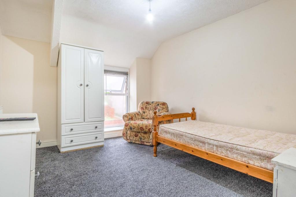 3 bedroom end of terrace house for sale in House, Gwalchmai, LL65