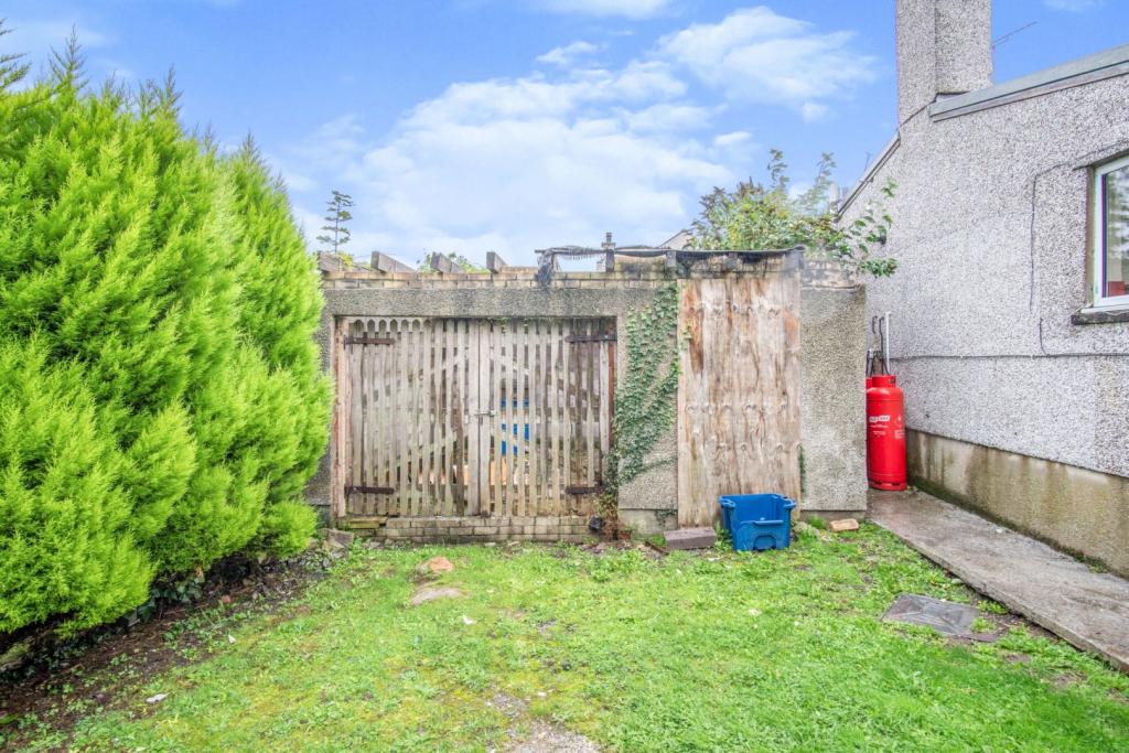 3 bedroom end of terrace house for sale in House, Gwalchmai, LL65