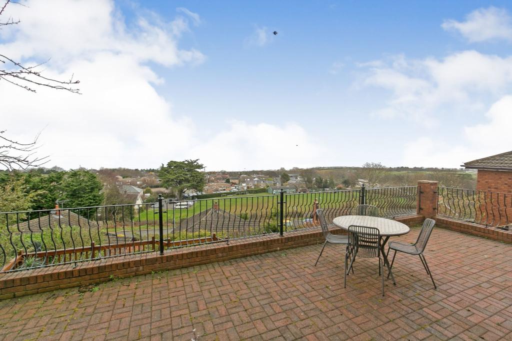 5 bedroom detached house for sale in Lon Pendyffryn, Abergele, LL22