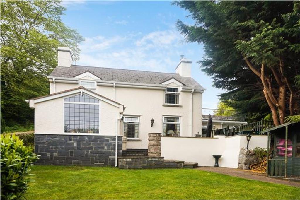 4 bedroom detached house for sale in Gilfach Road, Bryn Pydew, LL31