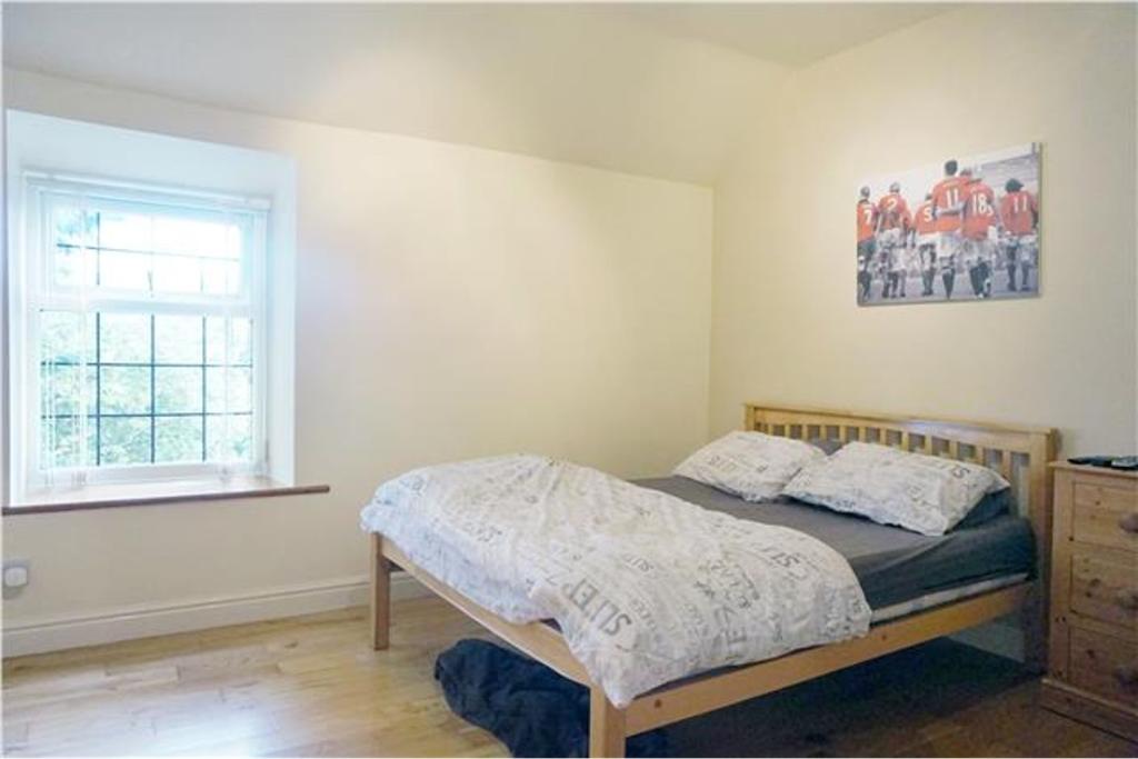 4 bedroom detached house for sale in Gilfach Road, Bryn Pydew, LL31