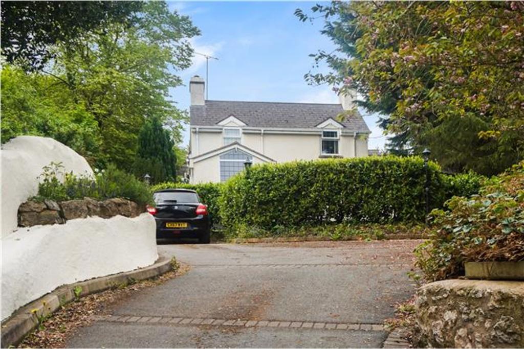 4 bedroom detached house for sale in Gilfach Road, Bryn Pydew, LL31