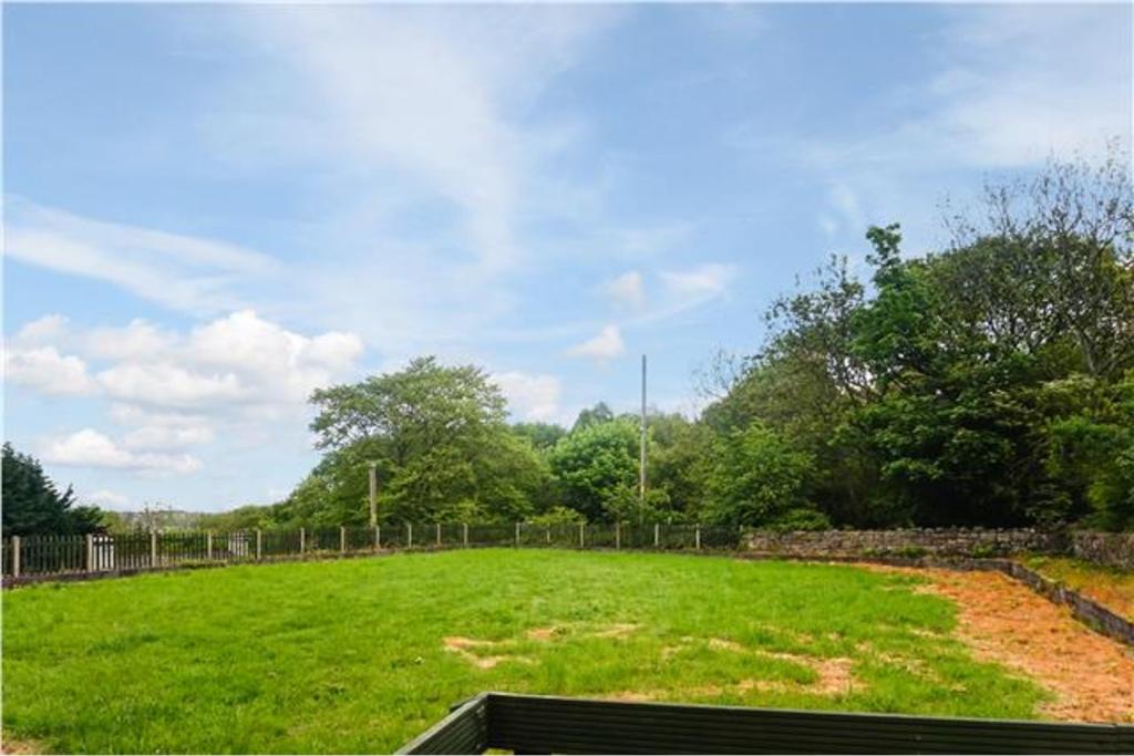 4 bedroom detached house for sale in Gilfach Road, Bryn Pydew, LL31