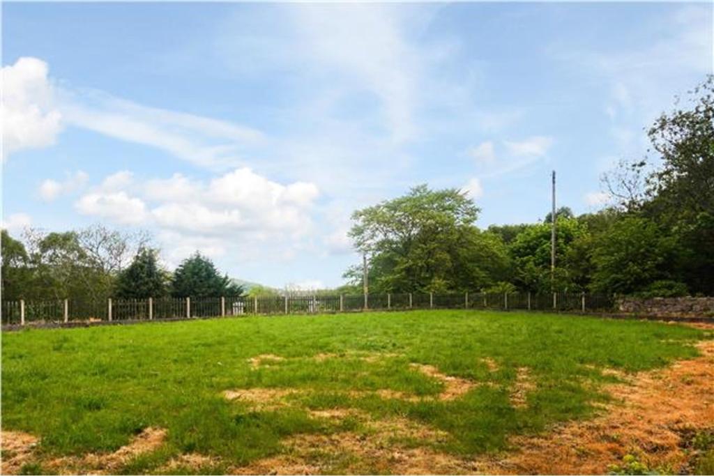 4 bedroom detached house for sale in Gilfach Road, Bryn Pydew, LL31