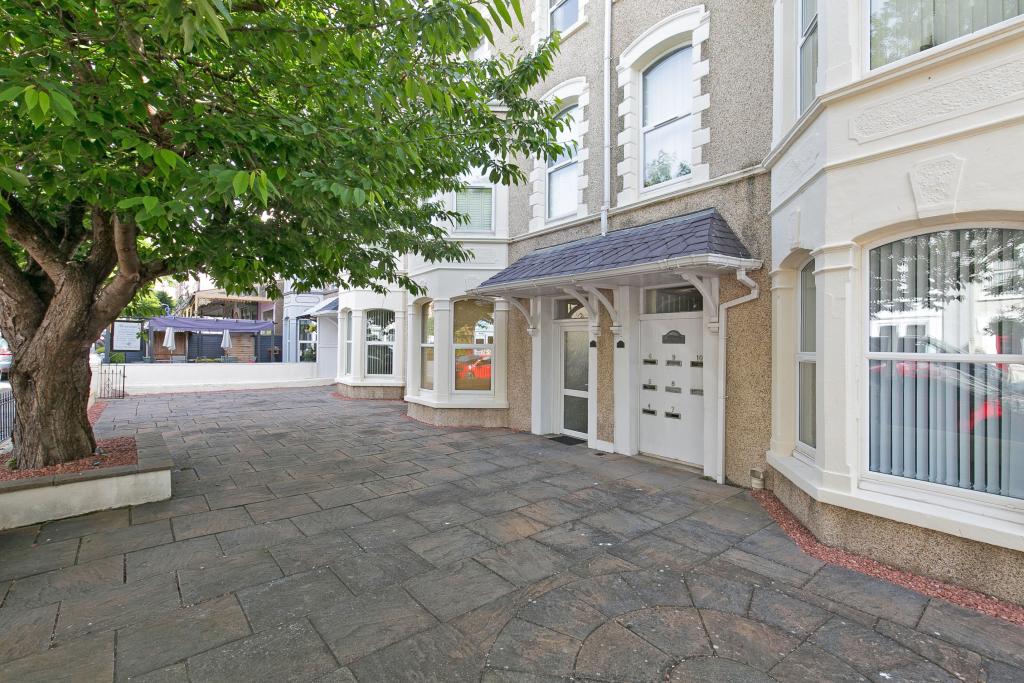 2 bedroom apartment for sale in 2223 Chapel Street, Llandudno, LL30