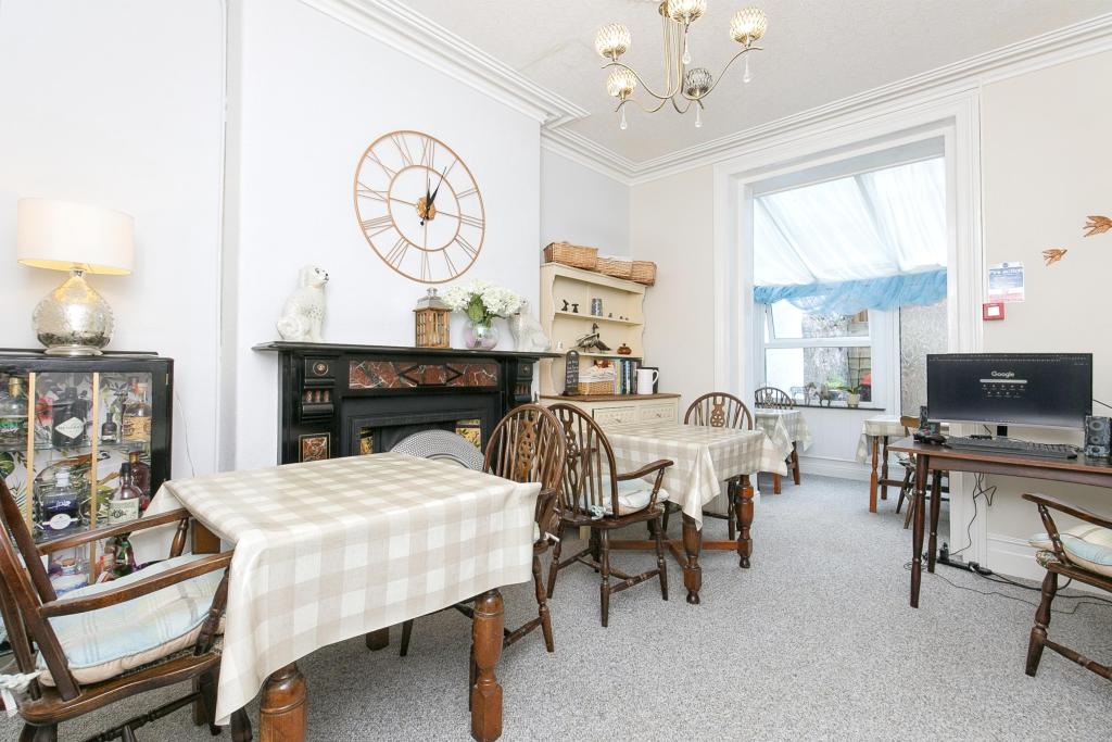 7 bedroom town house for sale in St. Davids Road, Caernarfon, LL55