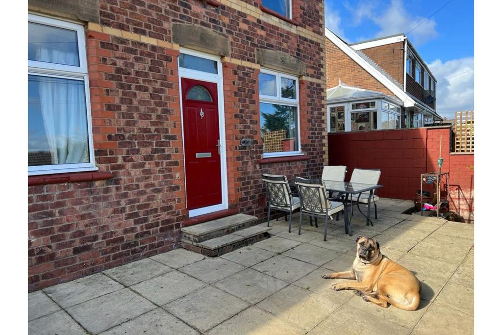 2 bedroom semidetached house for sale in Bryn Road, Wrexham, LL11