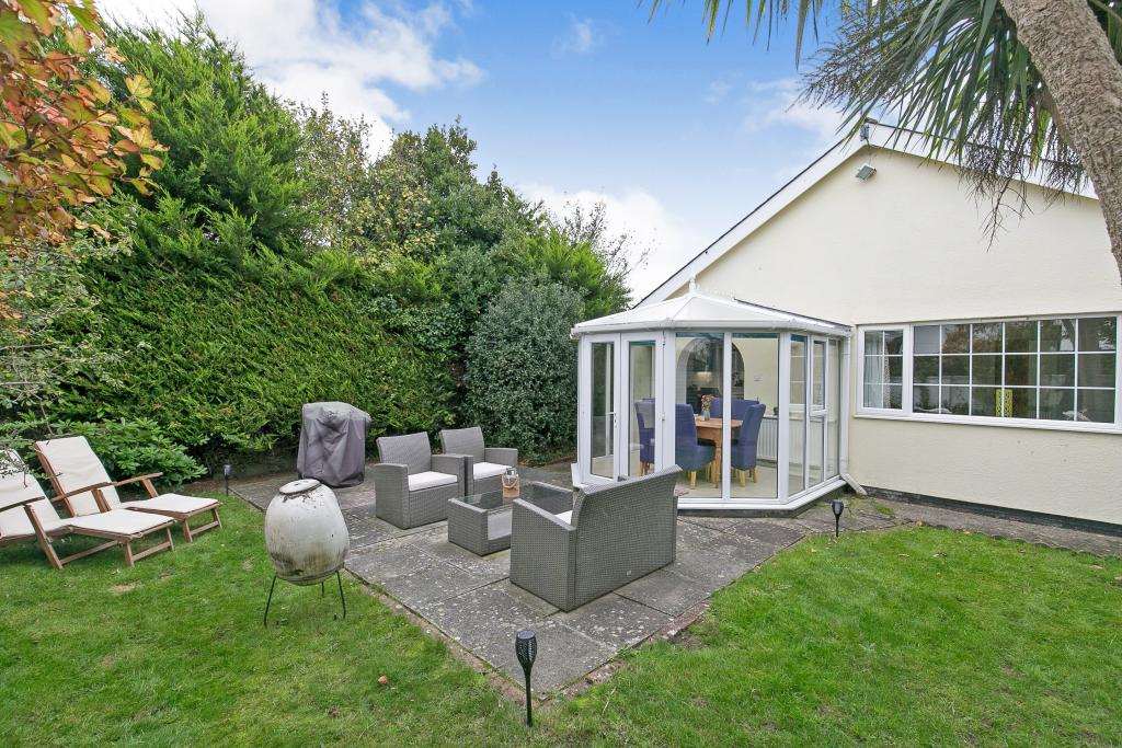 3 bedroom detached bungalow for sale in Cefn Y Gader, Morfa Bychan, LL49