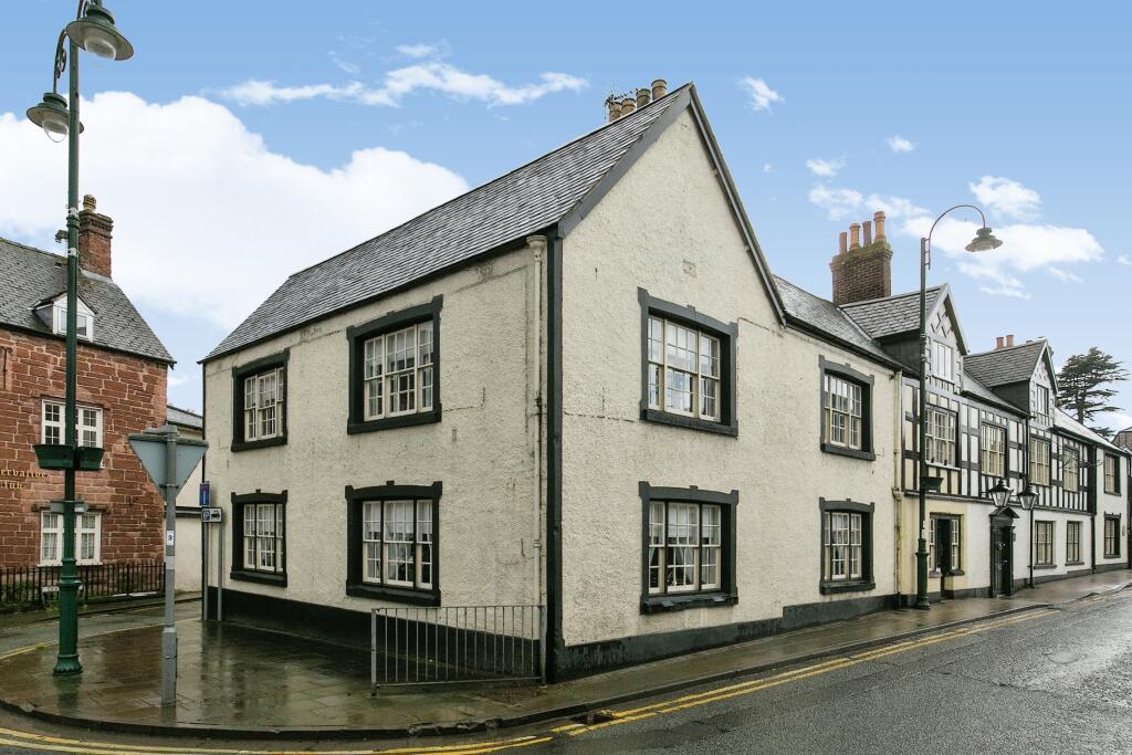 7 bedroom semidetached house for sale in Well Street, Ruthin, LL15