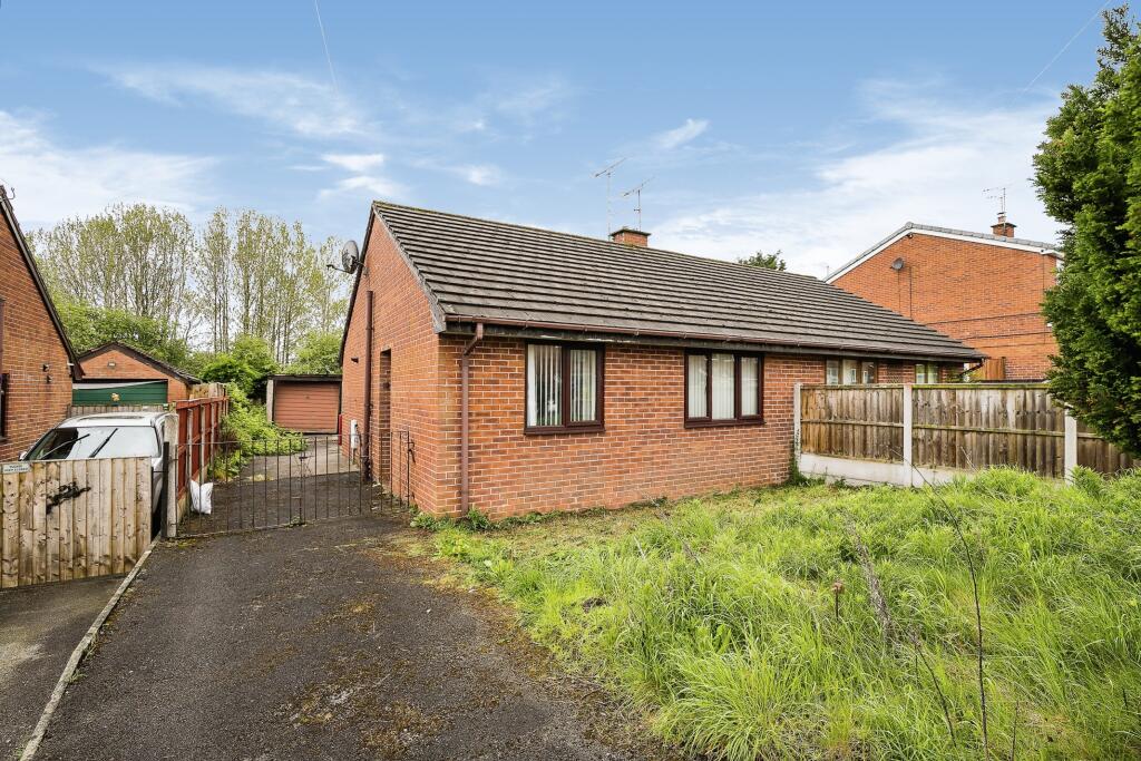2 bedroom semidetached bungalow for sale in Erw Lwyd