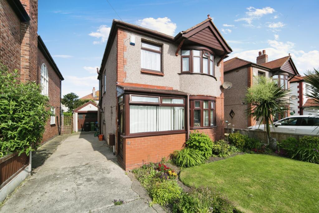 3 bedroom detached house for sale in Lynton Walk, Rhyl, LL18
