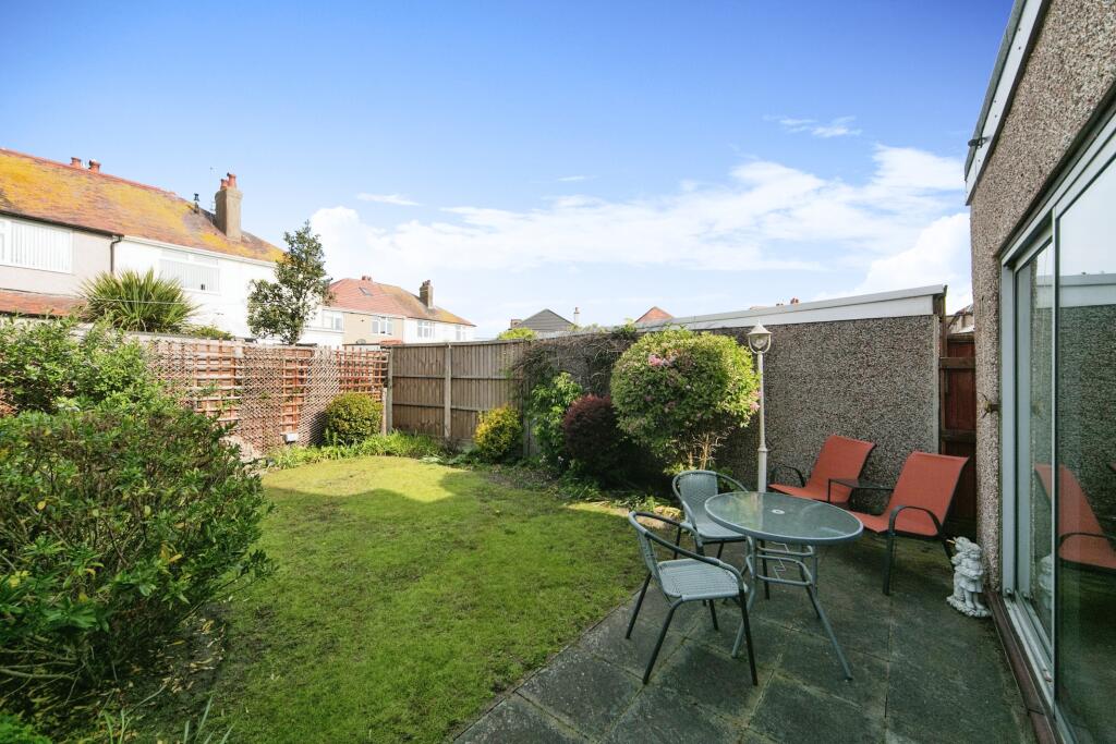 3 bedroom detached house for sale in Lynton Walk, Rhyl, LL18