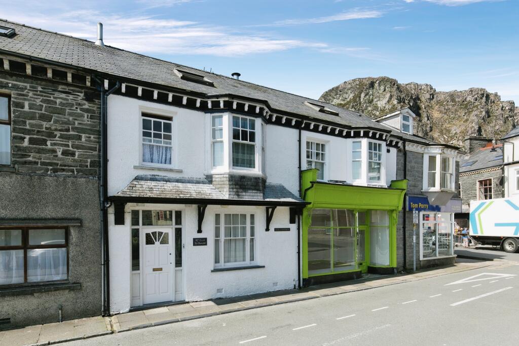 5 bedroom town house for sale in Newborough Street, Blaenau Ffestiniog