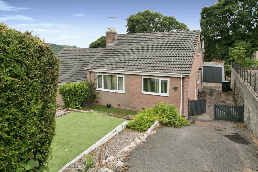 3 bedroom semidetached bungalow for sale in Bevan Avenue, Mochdre, LL28