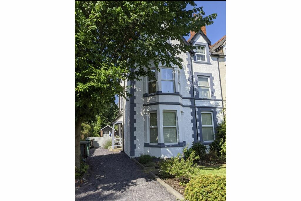 7 bedroom semidetached house for sale in Marine Road, Colwyn Bay, LL29