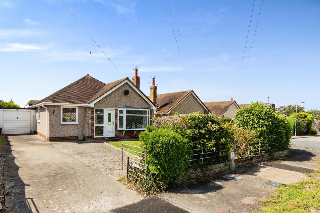 3 bedroom detached bungalow for sale in Ffordd Ffynnon, Rhuddlan, LL18