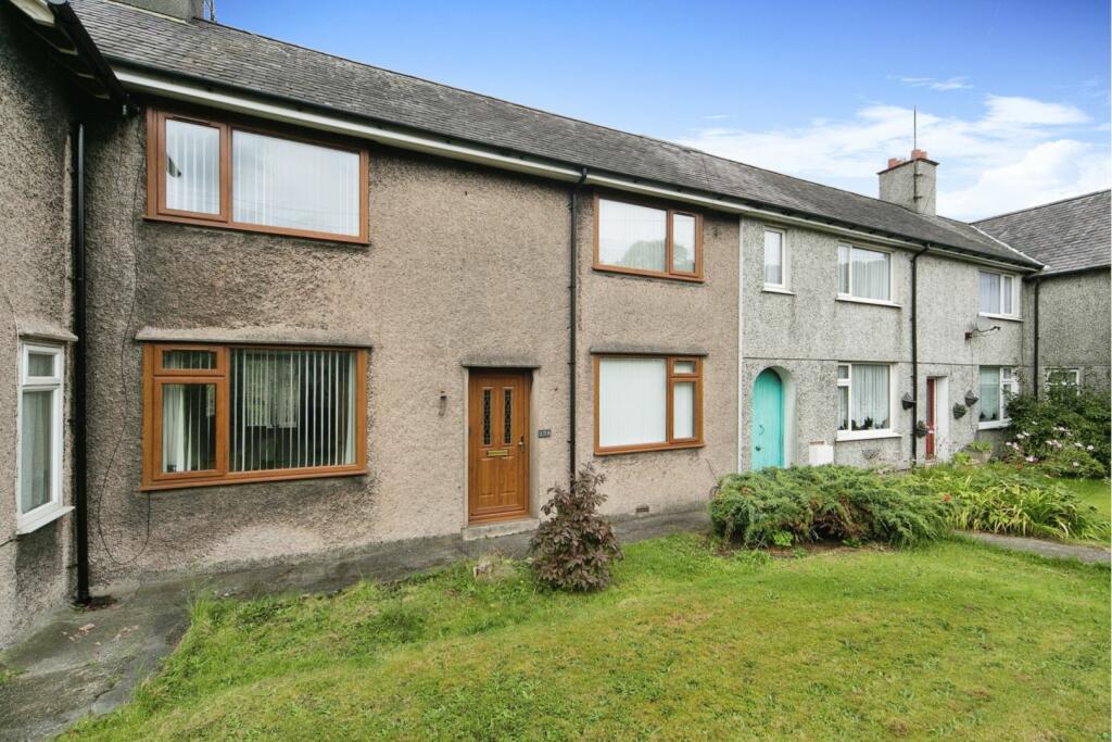 4 bedroom terraced house for sale in Caernarfon Road, Bangor, LL57