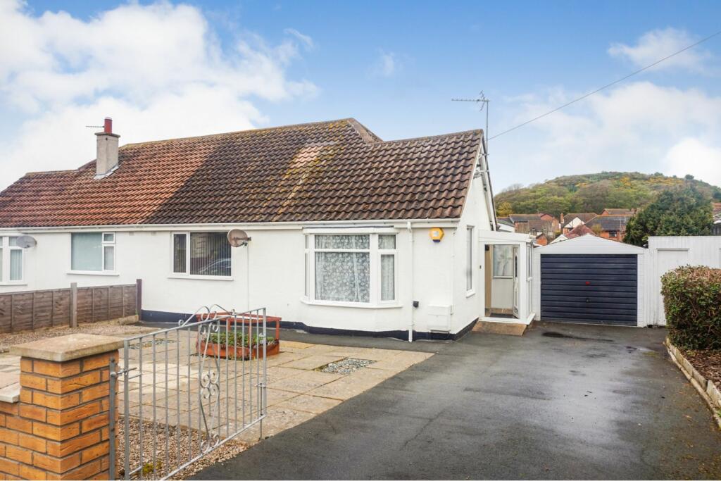2 bedroom bungalow for sale in Cefn Y Bryn, Llanrhos, LL30