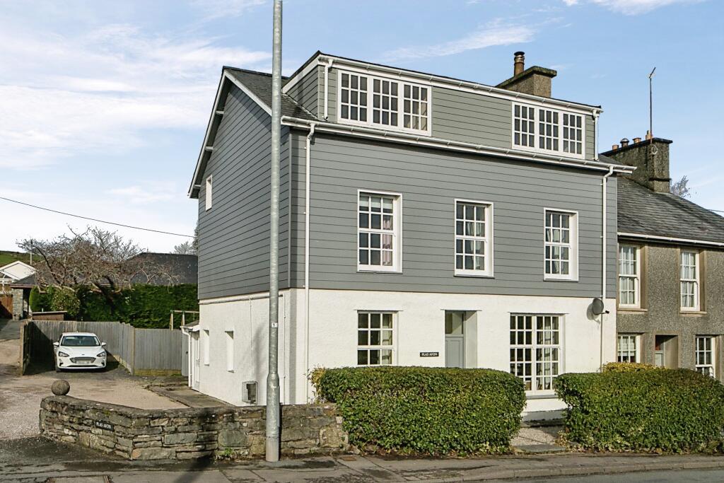 6 bedroom semidetached house for sale in Pentrefelin, Criccieth, LL52