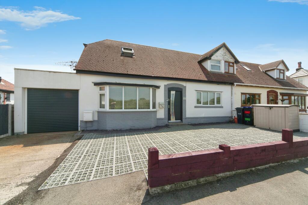 3 bedroom semidetached bungalow for sale in Marine Road East