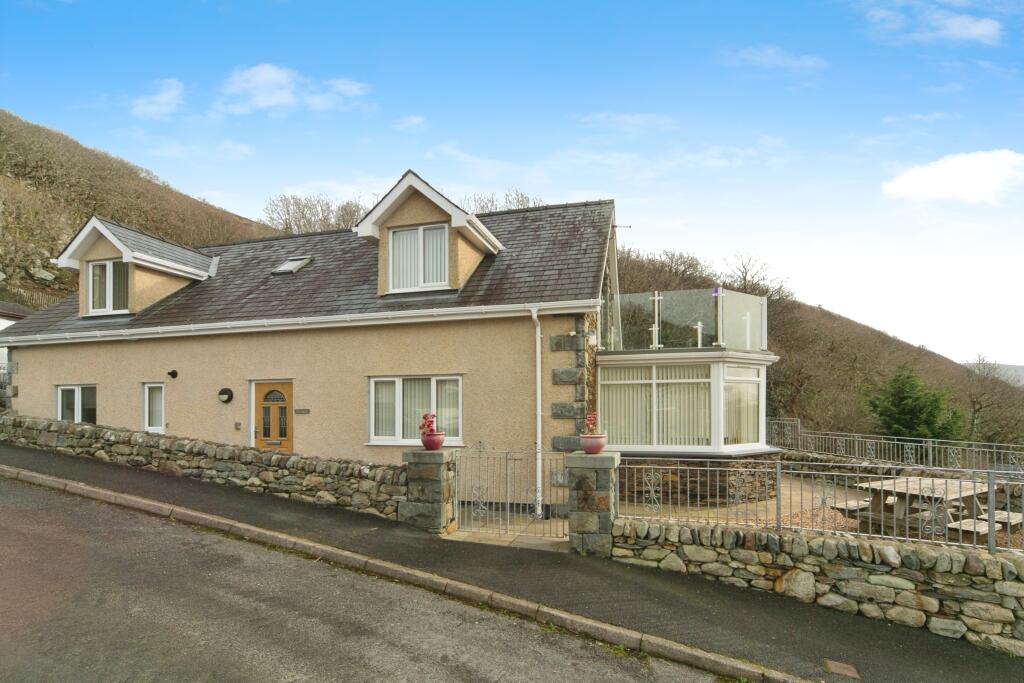 Main image of property: Ffordd Bro Mynach, Barmouth, LL42