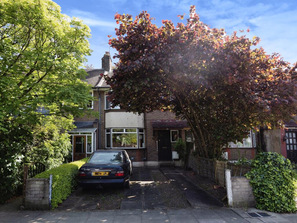 Main image of property: Selborne Gardens, Greenford, UB6