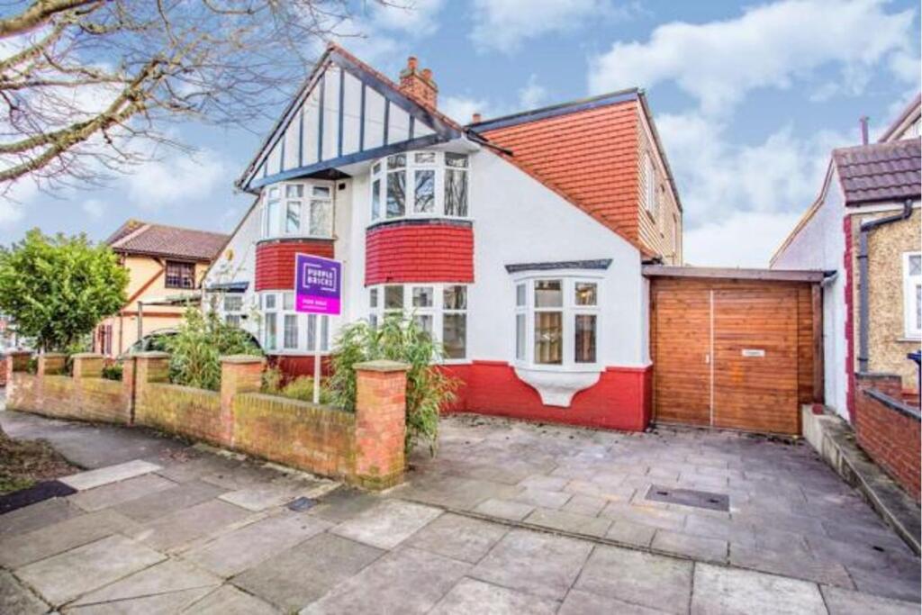 Main image of property: Farndale Crescent, Greenford, UB6