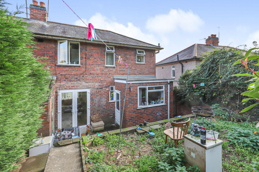 3 bedroom semidetached house for sale in Lower Valley Road, Brierley