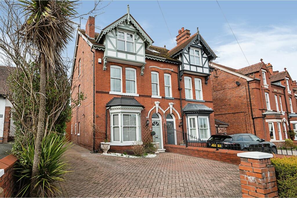 4 bedroom semidetached house for sale in Sutton Park Road