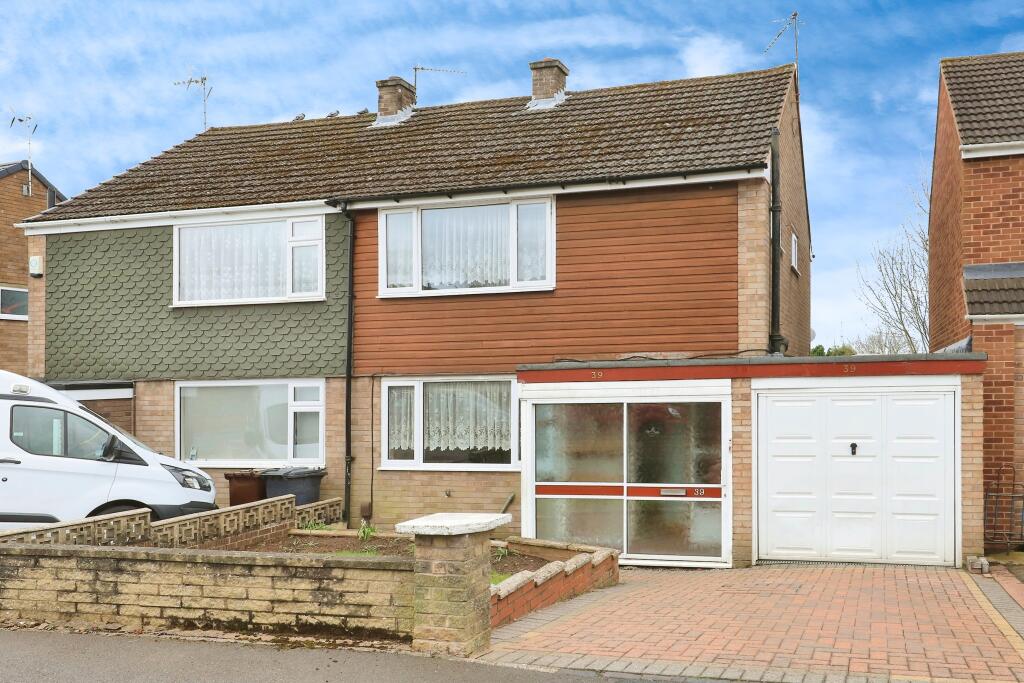 3 bedroom semidetached house for sale in Dunnington Avenue