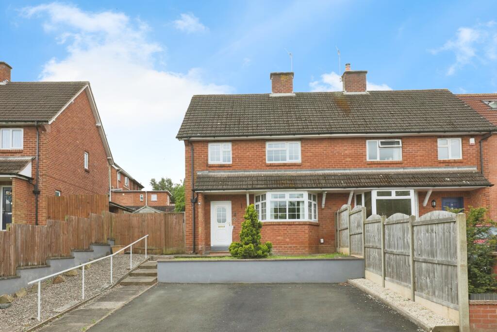 3 bedroom semidetached house for sale in Lyttleton Road, Bewdley, DY12