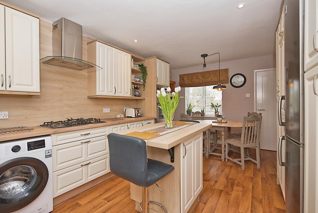 3 bedroom end of terrace house for sale in Flaxfield Road, Beaminster, DT8