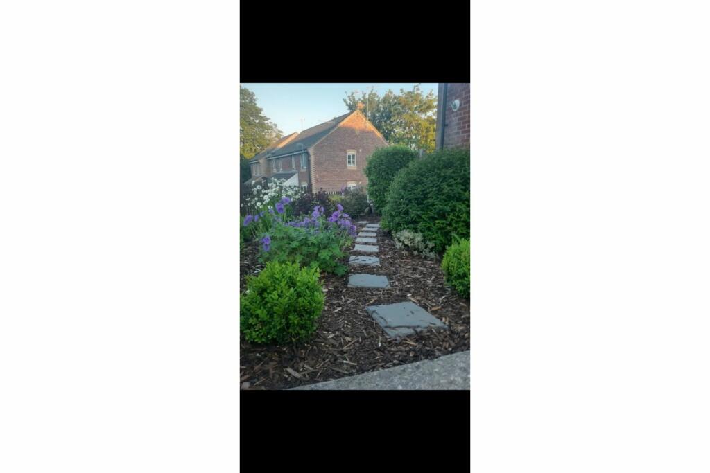 3 bedroom end of terrace house for sale in Flaxfield Road, Beaminster, DT8